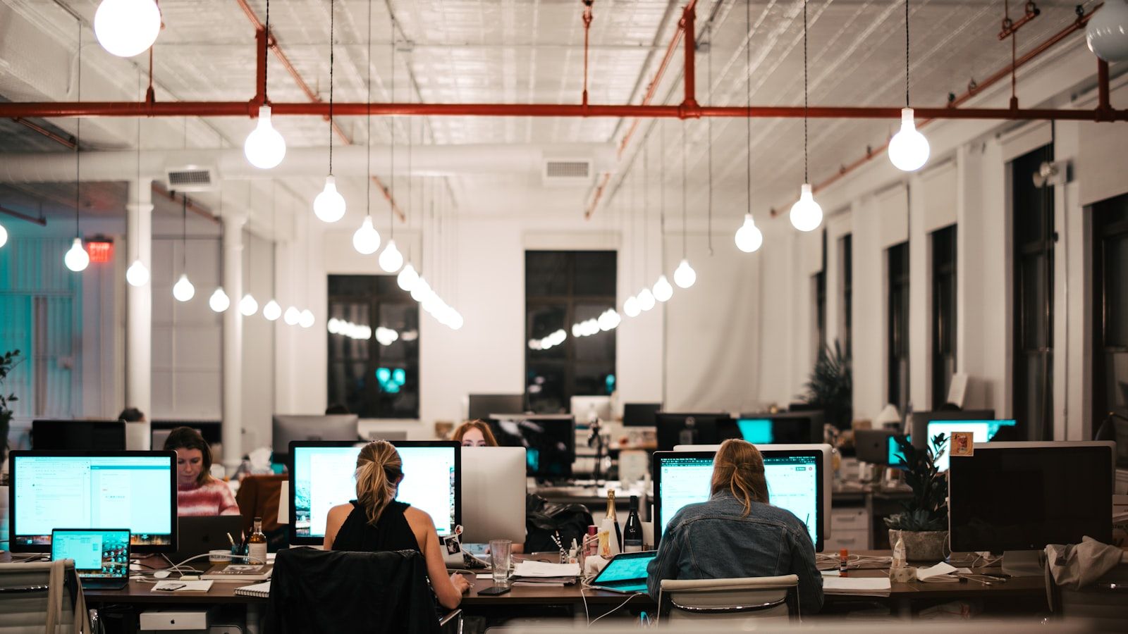 From side hustle to full time: scaling your eBay store without hiring